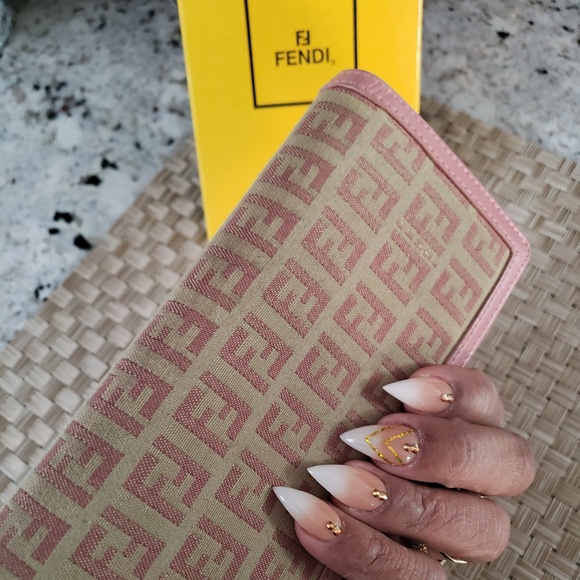 used fendi wallet